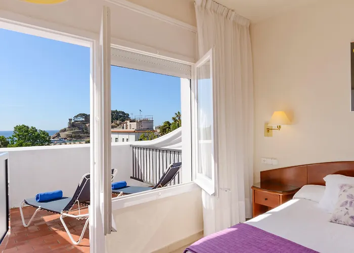 Готель Rvhotels Avenida 2*