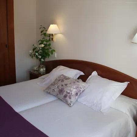 Отель Rvhotels Avenida 2*