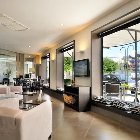 Rvhotels Avenida توسا ذي مار