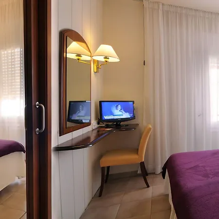 Отель Rvhotels Avenida