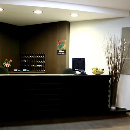 Rvhotels Avenida Отель