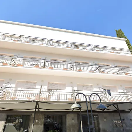 Rvhotels Avenida מלון 2*