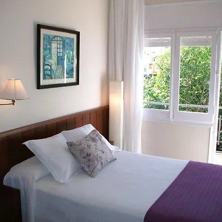 Rvhotels Avenida מלון