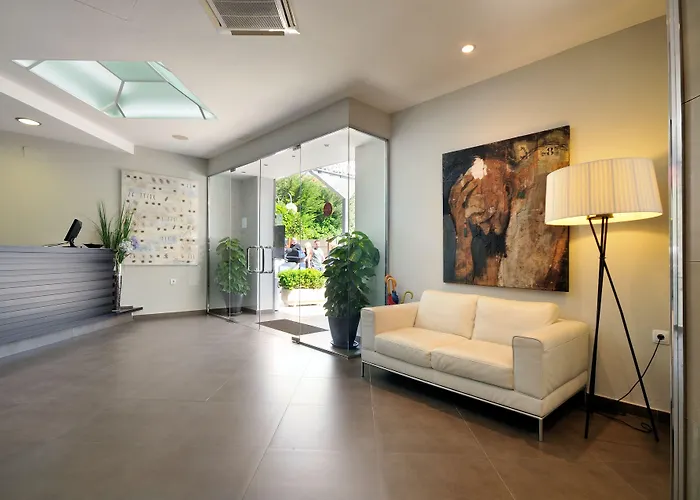 Rvhotels Avenida Отель