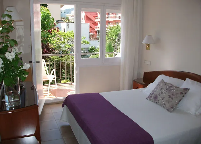 Rvhotels Avenida Отель